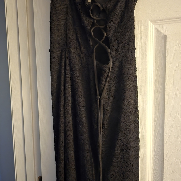 Windsor Lane Halter Strappy Lace Formal Mermaid Dress - Picture 10 of 15